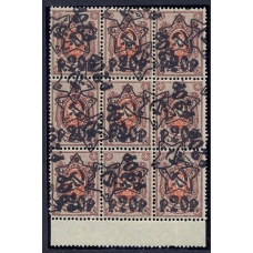 РСФСР. 1922. СК N 66 var.**. Блок из девяти марок с двойной надпечаткой.